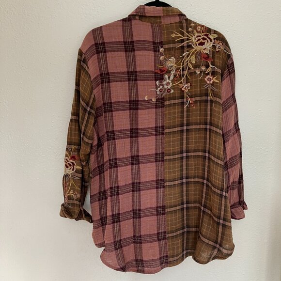 Johnny Was Two Tone Embroidered Button Down Shirt - Picture 9 of 9